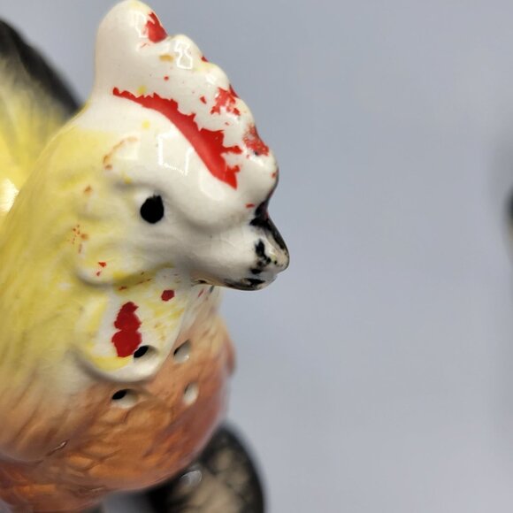 Vintage Rooster & Hen Ceramic Salt & Pepper Shakers Hand Painted Japan Farmhouse - Picture 9 of 12